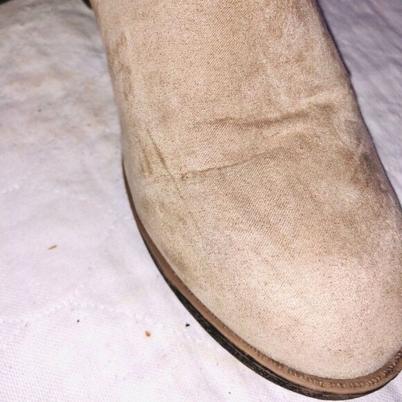Womens Booties Beige Faux Suede Ankle Boot Zipper Size 8 - Picture 6 of 12